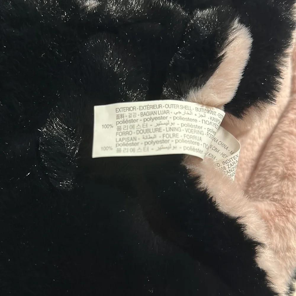 NWT. Zara Kids Black/Pink Faux Fur Neck Warmer. One Size.